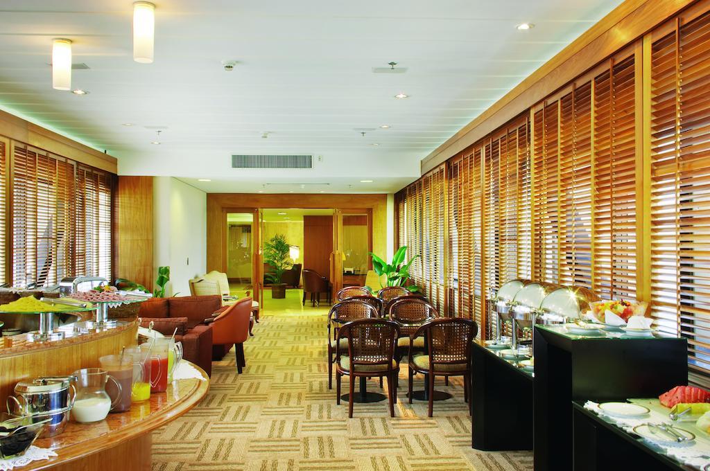 Hotel Transamerica São Paulo Exterior foto The lounge at the airport