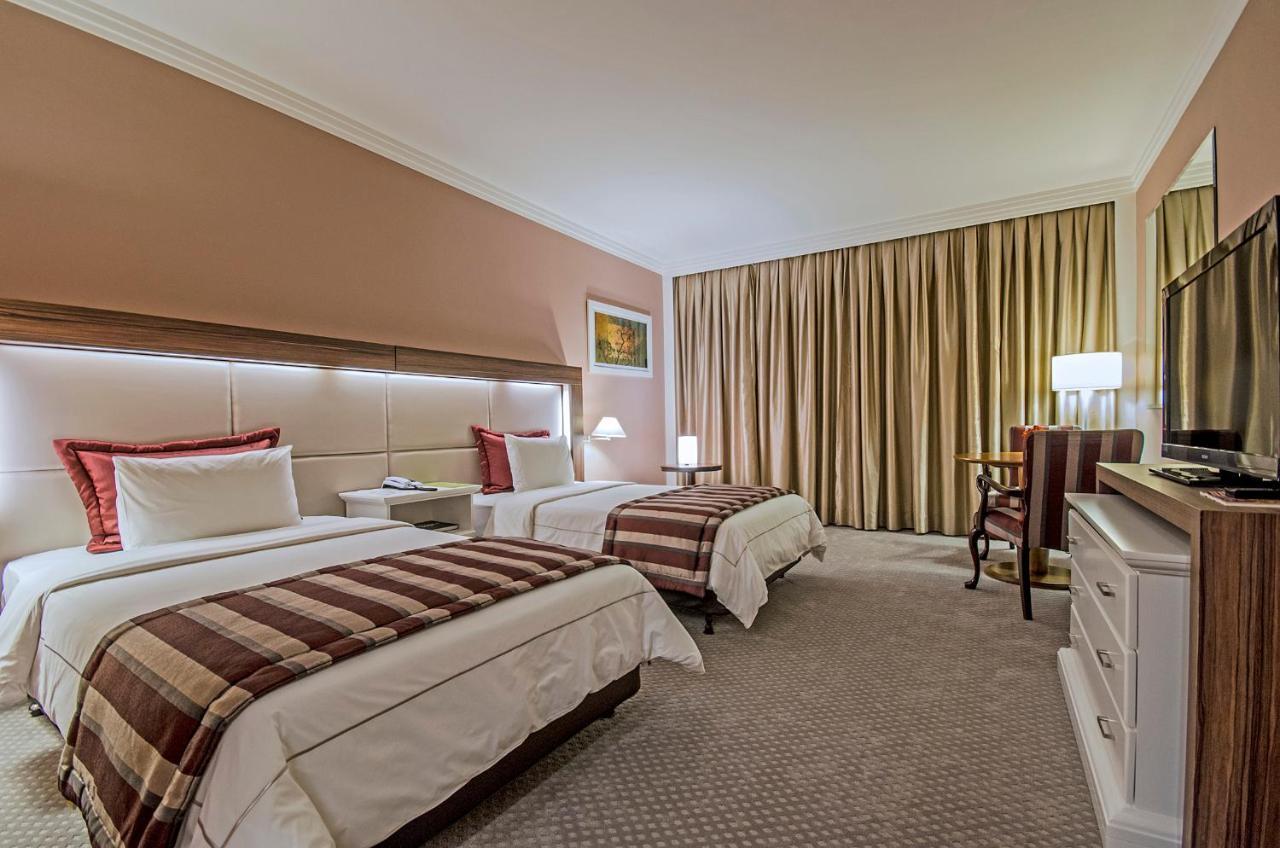Hotel Transamerica São Paulo Zimmer foto A guest room at the hotel